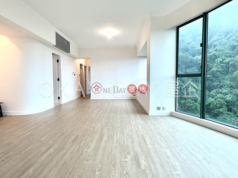 Unique 3 bedroom with balcony & parking | Rental | Hillsborough Court 曉峰閣 Rental Listings
