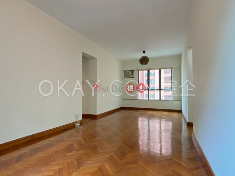 Rare 2 bedroom in Mid-levels Central | For Sale | Hillsborough Court 曉峰閣 Sales Listings