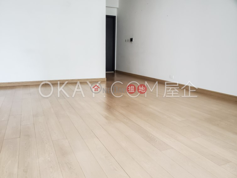 3房2廁,星級會所,露台維港峰出售單位|180干諾道西 | 西區香港|出售|HK$ 2,960萬