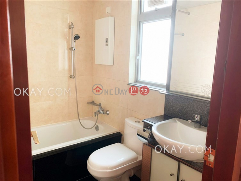 HK$ 26,500/ month The Merton Western District, Practical 2 bedroom on high floor with balcony | Rental