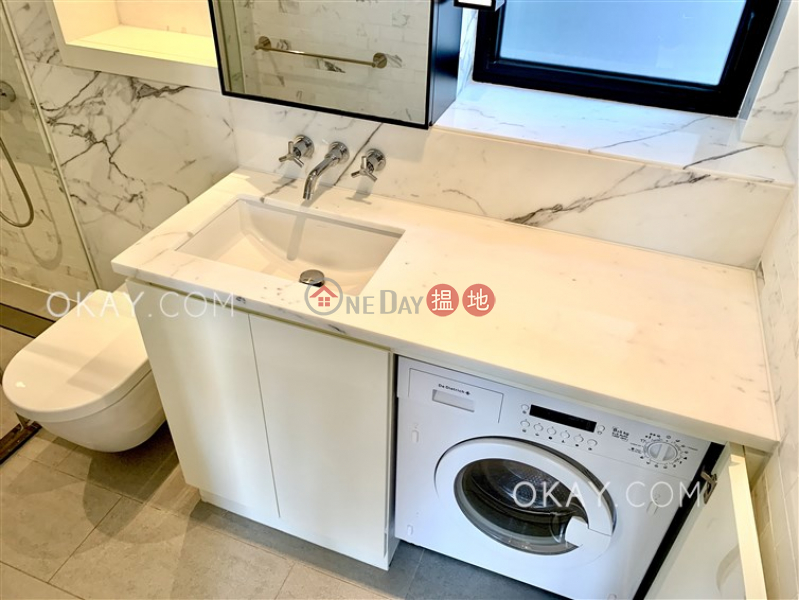 HK$ 43,000/ month | Resiglow, Wan Chai District Nicely kept 2 bedroom on high floor with balcony | Rental