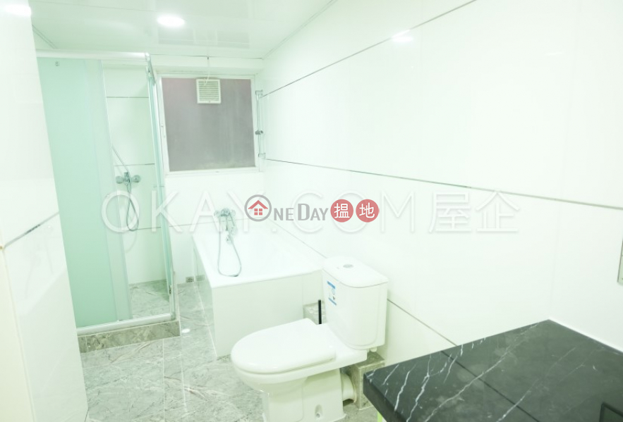Exquisite 3 bedroom with balcony & parking | Rental | Phase 2 Villa Cecil 趙苑二期 Rental Listings