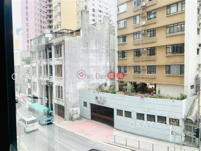 Property Search Hong Kong | OneDay | Residential | Sales Listings | Tasteful 3 bedroom in Mid-levels West | For Sale