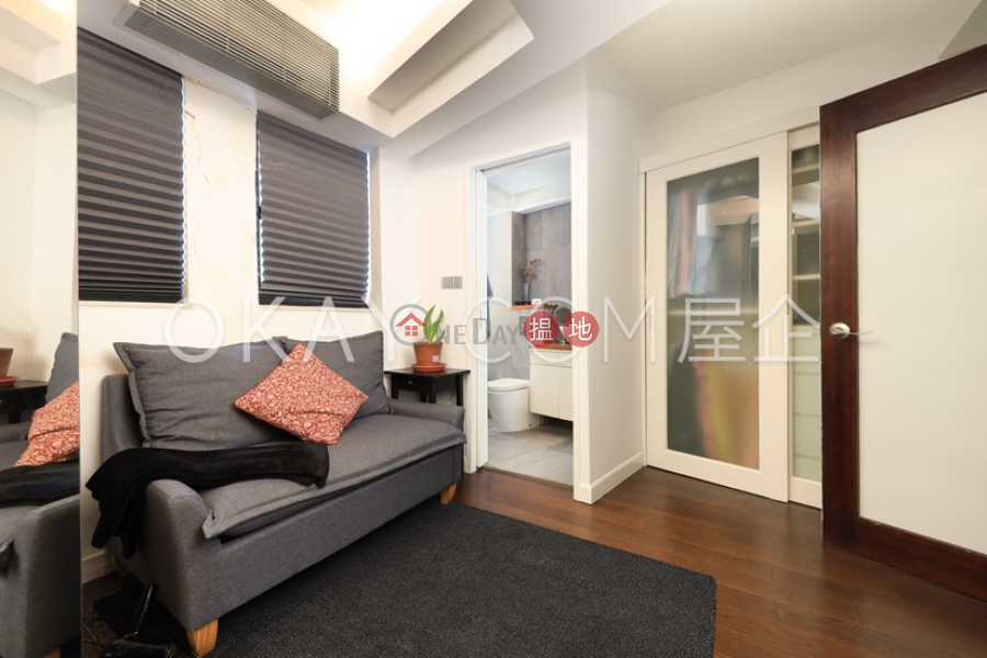 Charming penthouse with rooftop & balcony | For Sale | 52 Elgin Street 伊利近街52號 Sales Listings