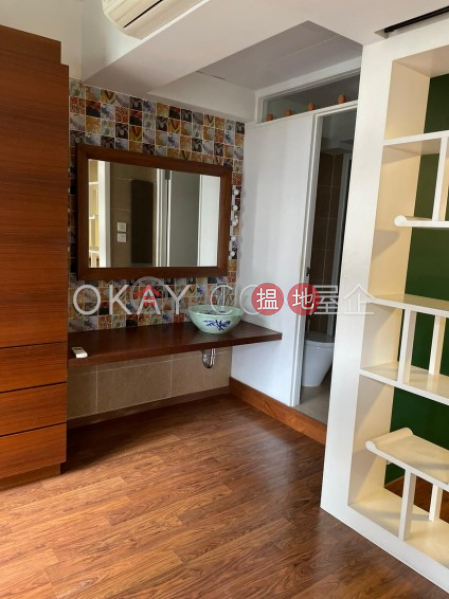 HK$ 9M, Po Hing Mansion | Central District | Intimate 1 bedroom on high floor with terrace | For Sale