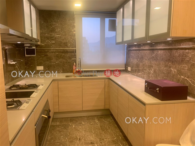 Popular 5 bedroom on high floor with balcony & parking | For Sale | Avignon Tower 5 星堤5座 Sales Listings