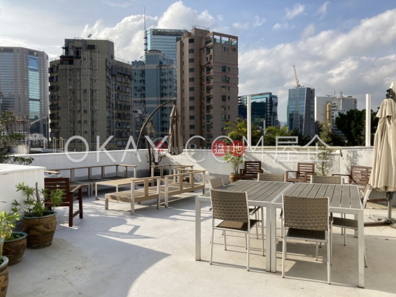 Efficient 2 bedroom with rooftop & balcony | Rental | Royal Villa 六也別墅 Rental Listings
