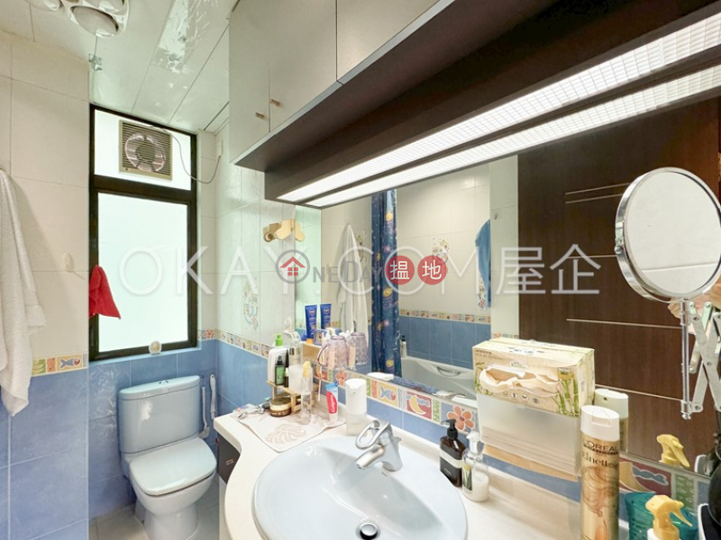 Gorgeous 3 bedroom with parking | For Sale 22-24 Kennedy Road | Central District, Hong Kong Sales HK$ 33.8M