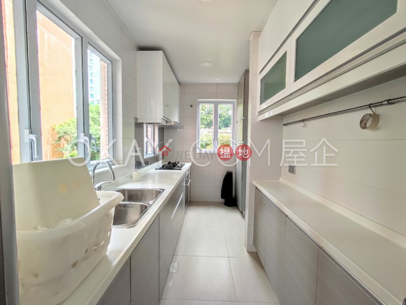 Unique 3 bedroom with harbour views & parking | Rental | Evelyn Towers 雲景台 Rental Listings