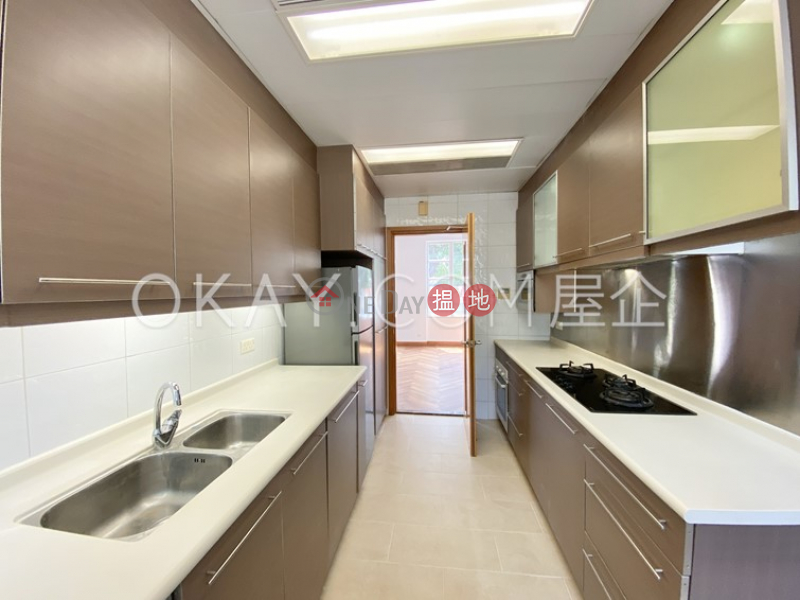 Lovely 3 bedroom with balcony & parking | Rental | Ho\'s Villa Ho\'s Villa Rental Listings