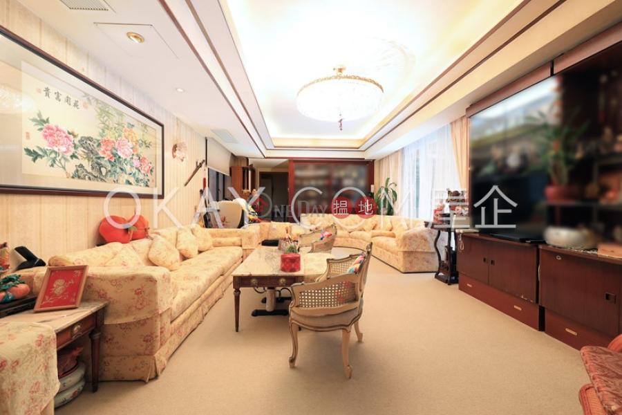 Exquisite house with rooftop & parking | For Sale | Jardine\'s Lookout Garden 渣甸山花苑 Sales Listings