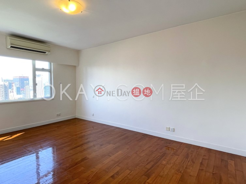 香港搵樓|租樓|二手盤|買樓| 搵地 | 住宅出售樓盤4房3廁,連車位,露台香港花園出售單位