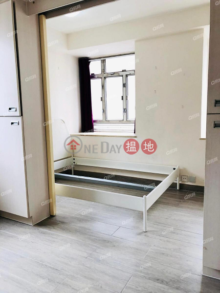 Property Search Hong Kong | OneDay | Residential Rental Listings | Universal Building | 1 bedroom Mid Floor Flat for Rent
