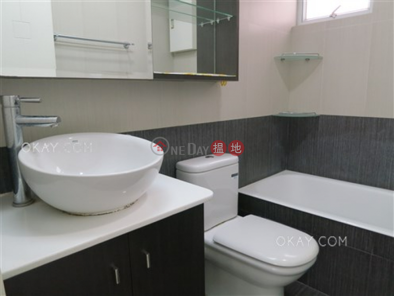 HK$ 26,000/ 月-賓士花園-西區2房1廁,連車位《賓士花園出租單位》