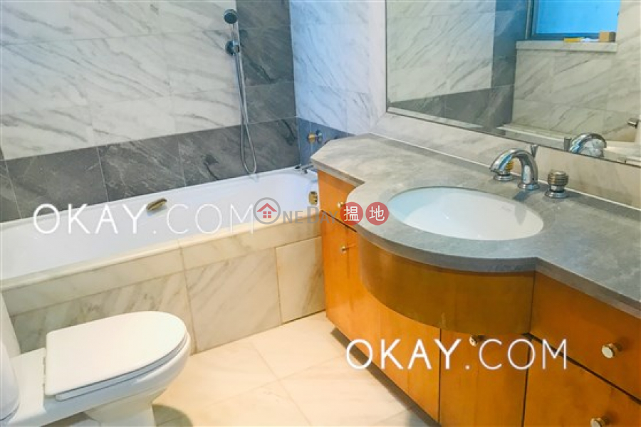 Unique 3 bedroom in Kowloon Station | Rental | The Waterfront Phase 1 Tower 1 漾日居1期1座 Rental Listings