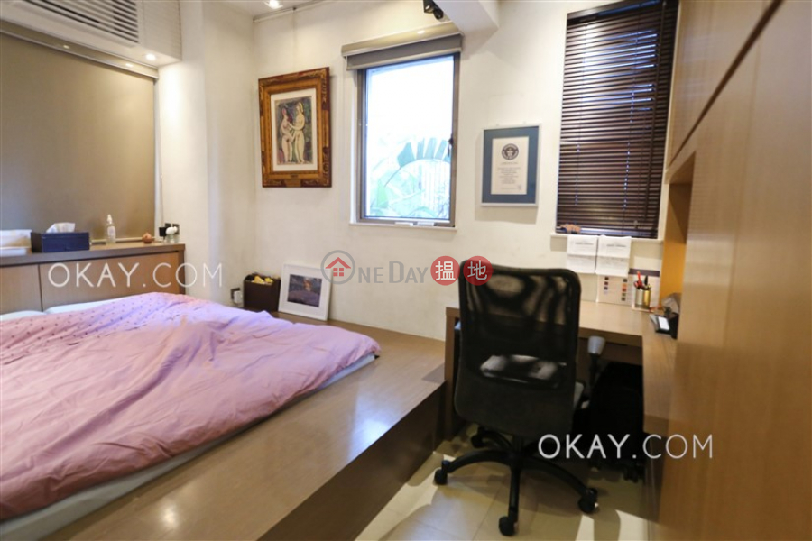 HK$ 58,000/ month Golden Phoenix Court | Western District | Gorgeous 3 bedroom with terrace | Rental