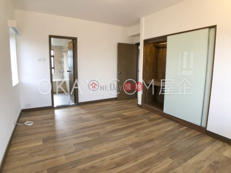 HK$ 40,000/ month | Shatin 33, Sha Tin | Stylish 3 bedroom on high floor with balcony & parking | Rental