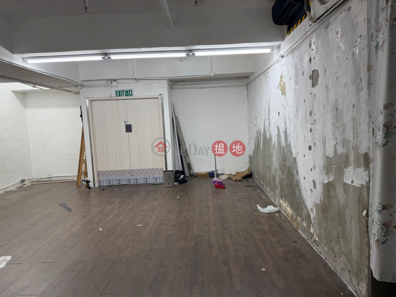 Suitable for various industries (industrial center) for rent. | Laurels Industrial Centre 泰力工業中心 Rental Listings