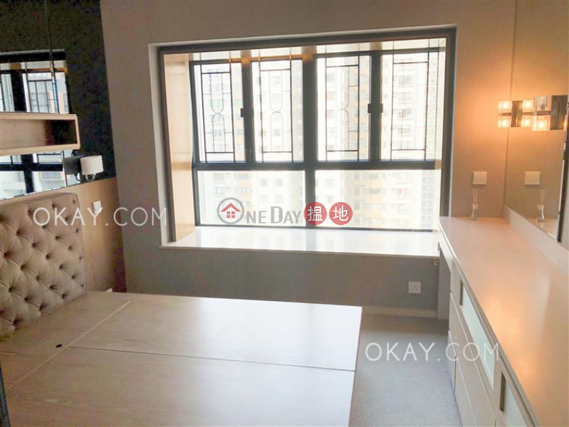 HK$ 43,000/ month | Scenecliff, Western District Tasteful 2 bedroom with parking | Rental