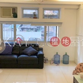 Charming 4 bedroom in Western District | For Sale | Fung Yip Building 豐業大廈 _0