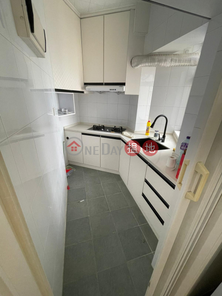 HK$ 8.8M | Kam Fung Mansion, Western District | ** Good for Inventment ** High Floor & Bright, Renovated, Convenient Location, Easy Access to Public Transports