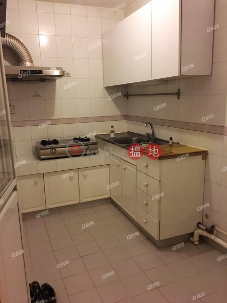 Property Search Hong Kong | OneDay | Residential Rental Listings | South Horizons Phase 2, Yee Lok Court Block 13 | 3 bedroom Mid Floor Flat for Rent