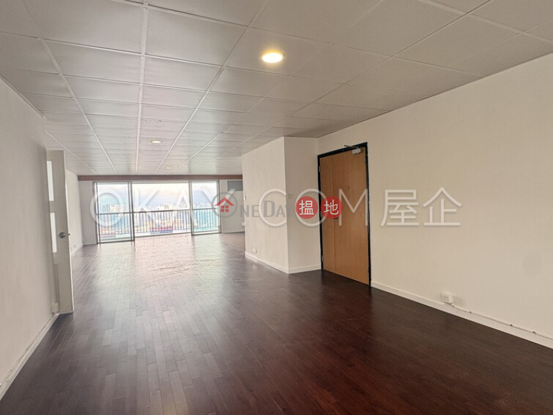 HK$ 88,300/ month, Fairmont Gardens Western District | Stylish 4 bedroom on high floor with balcony & parking | Rental