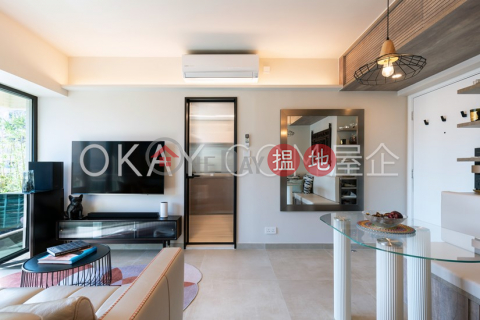 Nicely kept 2 bedroom with balcony | Rental | Centre Place 匯賢居 _0