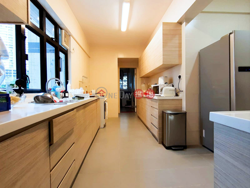 Block 41-44 Baguio Villa | Middle | Residential | Rental Listings, HK$ 78,000/ month