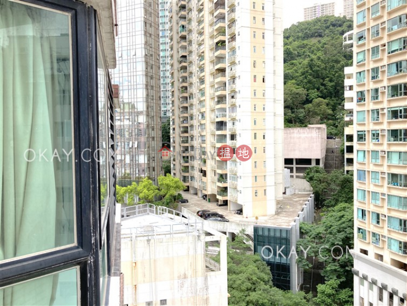 HK$ 33,000/ month, Royal Court, Wan Chai District Tasteful 2 bedroom with parking | Rental