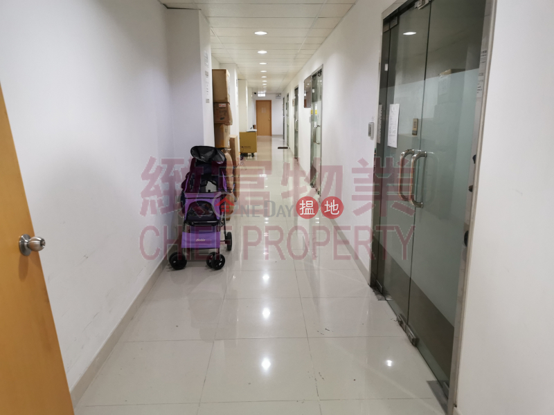 HK$ 17,000/ month Well Town Industrial Building, Kwun Tong District 華麗大堂，單位企理