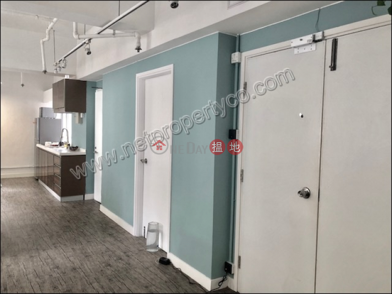 HK$ 35,000/ month Wing Hing Commercial Building, Western District, Nice Decorated office for Lease in Sai Ying Pun