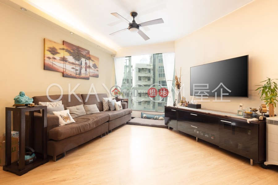Gorgeous 3 bedroom in Mid-levels West | For Sale | 2 Seymour Road | Western District | Hong Kong Sales HK$ 13.5M