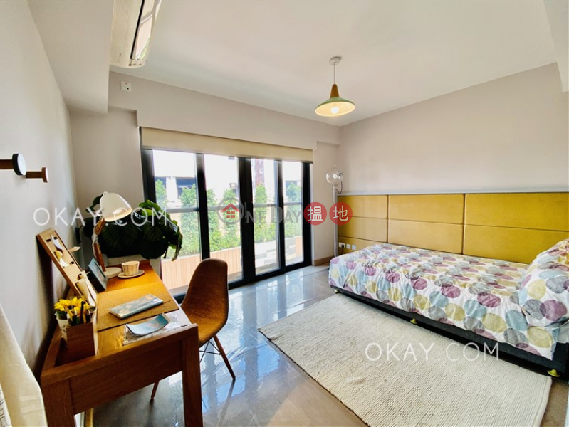 HK$ 68M | The Woods, Sai Kung | Stylish house with rooftop & parking | For Sale