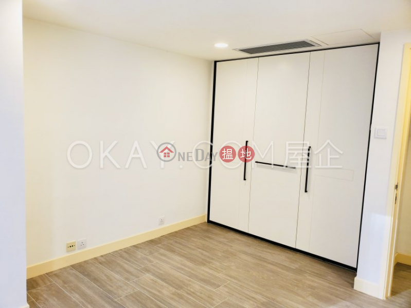 HK$ 14.5M, Convention Plaza Apartments | Wan Chai District, Tasteful 1 bedroom on high floor | For Sale