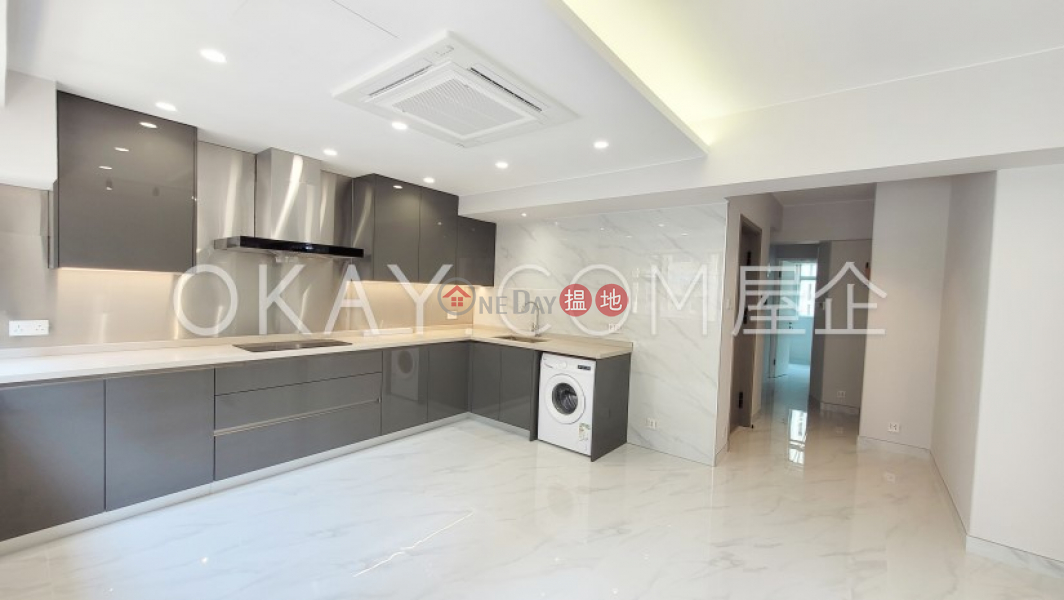 HK$ 38,000/ month Carlos Court Western District Tasteful 3 bedroom with parking | Rental
