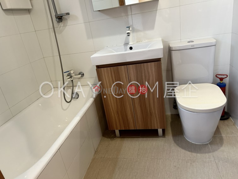 3房2廁,實用率高,連車位,露台干德道40號出租單位|40干德道 | 西區-香港出租|HK$ 48,000/ 月