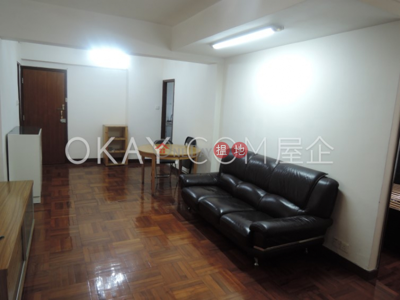 Elegant 4 bedroom on high floor with sea views | For Sale | United Building 民眾大廈 Sales Listings