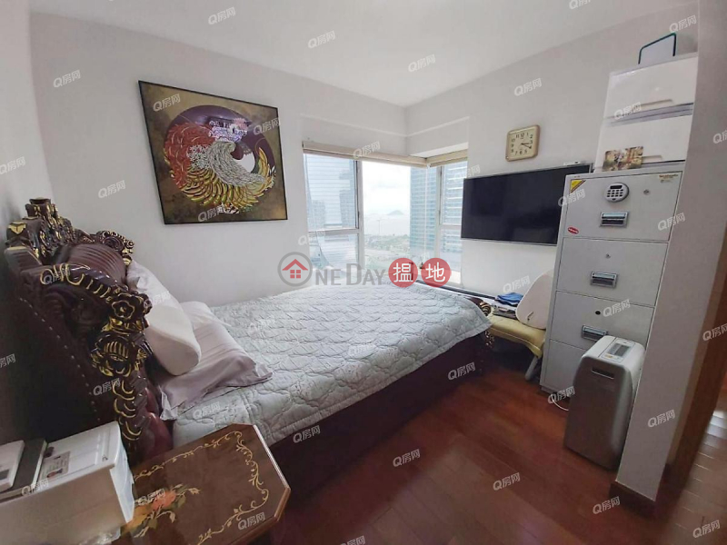 Property Search Hong Kong | OneDay | Residential Rental Listings, The Waterfront Phase 2 Tower 7 | 3 bedroom Mid Floor Flat for Rent