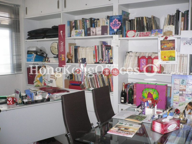Property Search Hong Kong | OneDay | Office / Commercial Property | Rental Listings Office Unit for Rent at Shun Pont Commercial Building