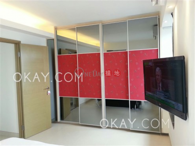 HK$ 29,000/ month Victoria Centre Block 1 Wan Chai District, Elegant 1 bedroom with sea views & terrace | Rental