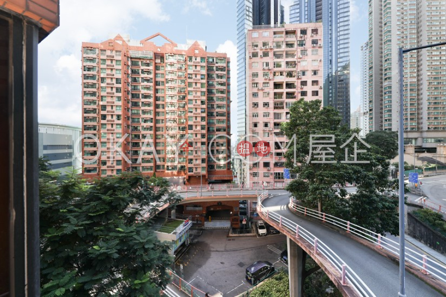 HK$ 10.88M | Primrose Court, Western District, Nicely kept 1 bedroom with sea views | For Sale