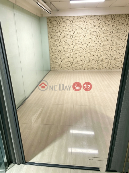 Trans Asia Centre 18 Kin Hong Street | Kwai Tsing District | Hong Kong Sales, HK$ 3.98M