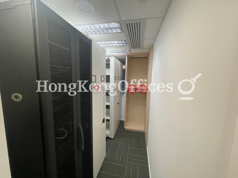Office Unit for Rent at New World Tower, New World Tower 新世界大廈 Rental Listings | Central District (HKO-39245-AFHR)
