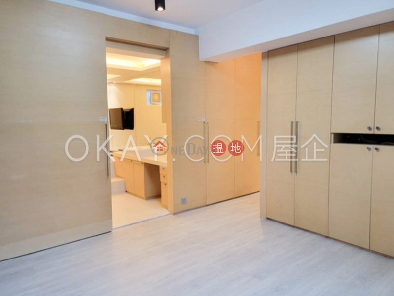 HK$ 28M, Sheffield Garden Wan Chai District | Gorgeous 3 bedroom with balcony & parking | For Sale