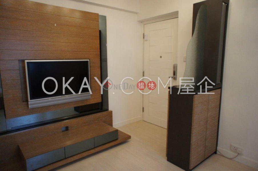 Charming 2 bedroom on high floor with rooftop | Rental | Kam Fung Mansion 金風大廈 Rental Listings