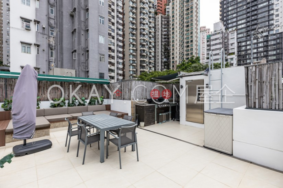 Stylish 2 bedroom on high floor with rooftop | For Sale | 63-63A Peel Street 卑利街63-63A號 Sales Listings