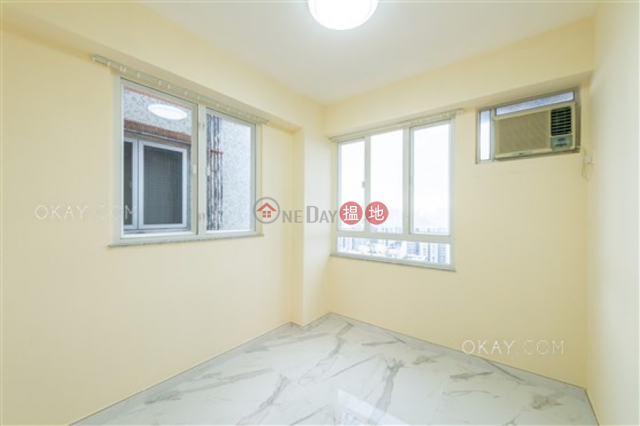 HK$ 8.38M, Kingsway Garden, Eastern District, Practical 2 bedroom on high floor with rooftop | For Sale