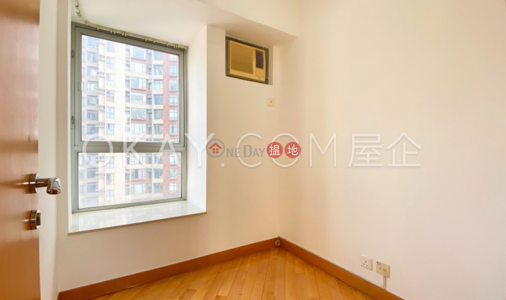 HK$ 8.8M Manhattan Avenue Western District | Practical 2 bedroom on high floor with balcony | For Sale