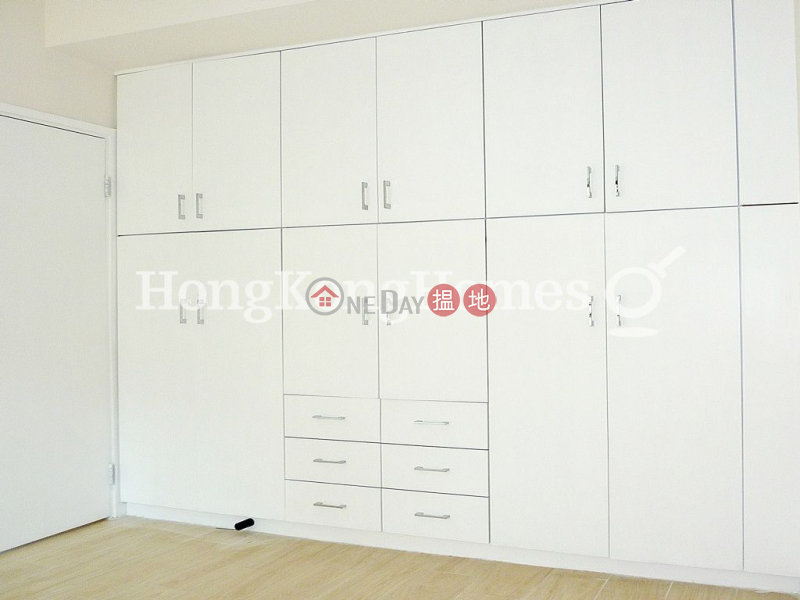 HK$ 39,000/ month, Holly Court, Wan Chai District, 3 Bedroom Family Unit for Rent at Holly Court